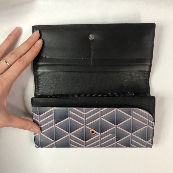 Pink Gradient Long Wallet - Picture 4 of 4